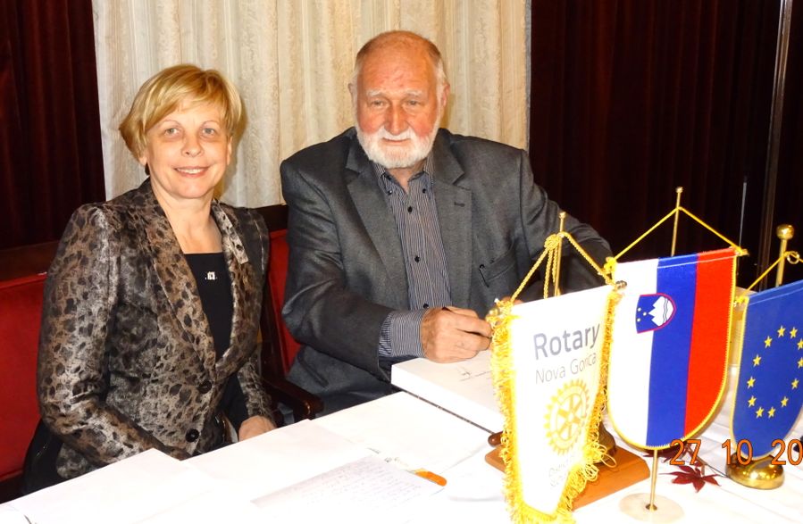 Pavel Medvešček: Iz nevidne strani neba -  o starovercih in  staroverstvu v zahodni Sloveniji